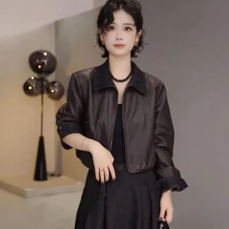2025秋季新款高级感巨好看的翻领气质减龄百搭撞色短款皮衣外套女