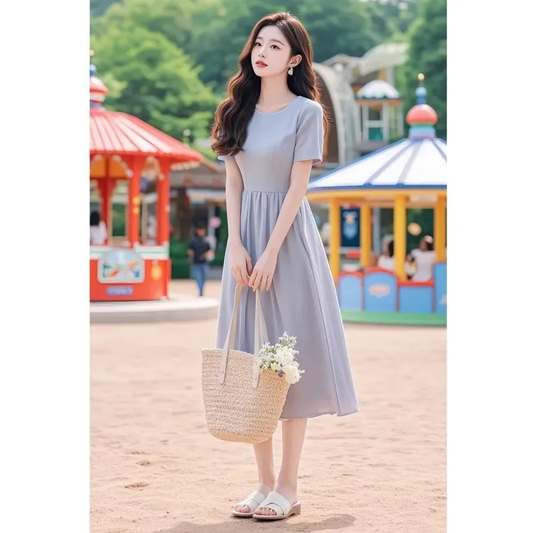 今年流行简单大方小众不撞款冷淡系独特别致蓝色连衣裙子夏天长裙