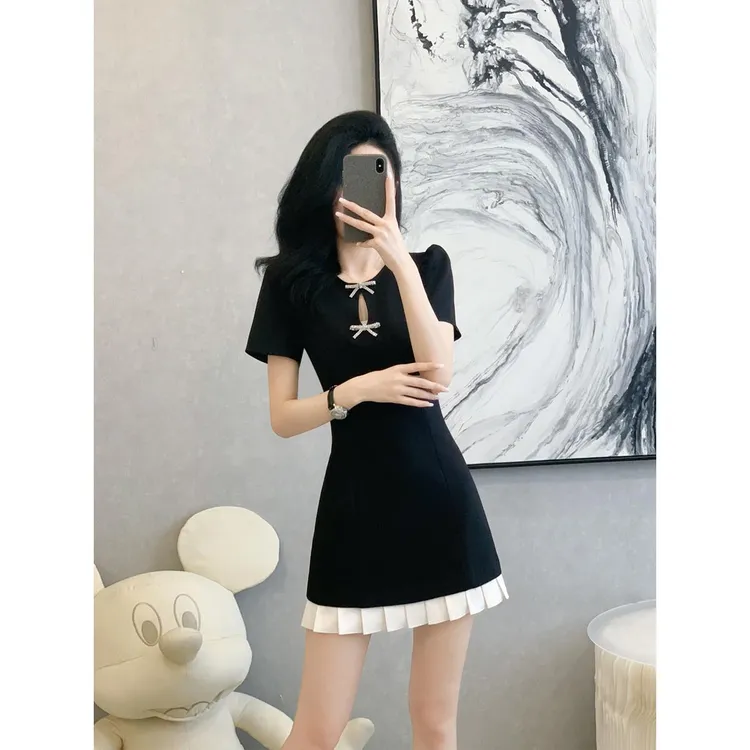 法式小香风高级感温柔百搭蝴蝶结设计连衣裙夏季新款赫本风小黑裙