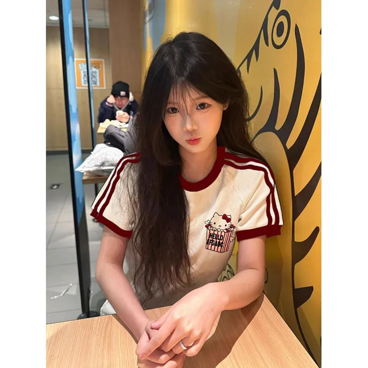 甜美ins风撞色三条杠设计感正肩短袖t恤女夏季修身显瘦甜辣妹上衣