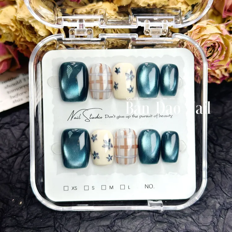 新短方16mm祖母绿猫眼跳色显白手绘格子花朵纯手工穿戴甲美甲短款