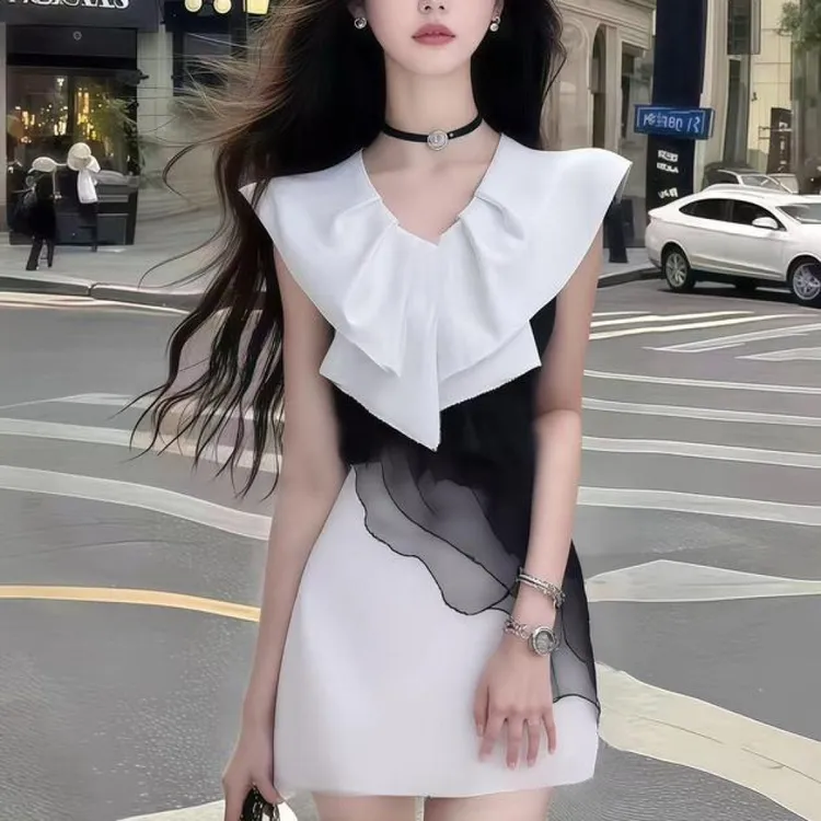时尚轻奢小众温柔知性风白色V领修身收腰连衣裙女高级氛围感裙子