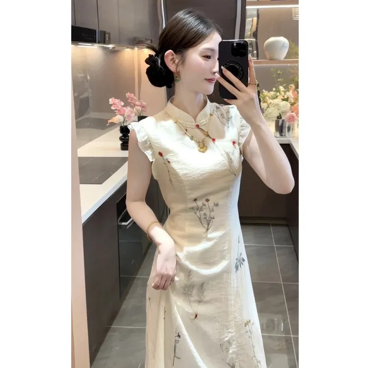 新款气质复古绣花高腰显瘦连衣裙子女装立领别致长裙