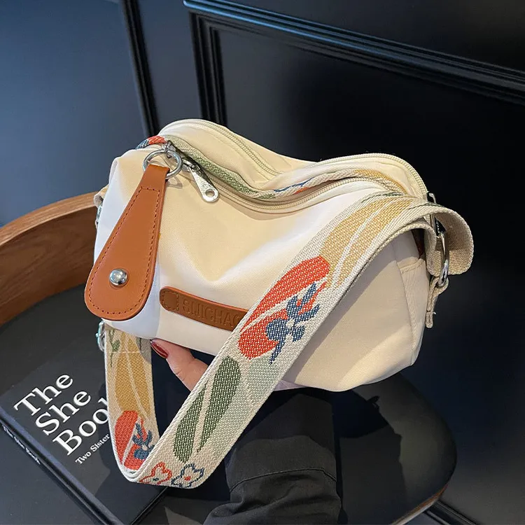 德国加厚尼龙布斜挎包女款爆款2025新款时尚单肩通勤包大容量百搭