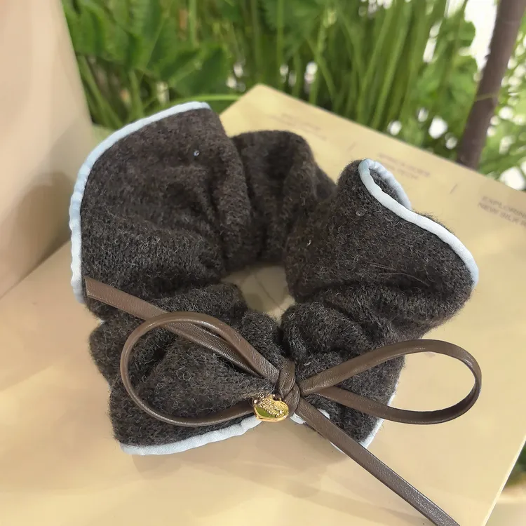 【樱花拿铁】新款精致咖色针织毛绒蓝色边蝴蝶结时尚百搭发圈5641