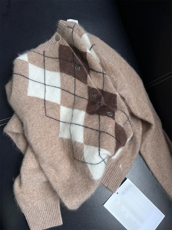 特别漂亮掐腰上衣女2025新款爆款巨好看轻熟复古超火减龄咖色毛衣