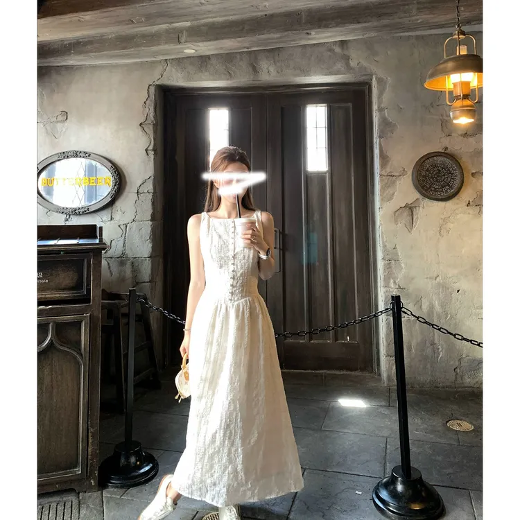 心动记忆 独特暗格纹面料收腰显瘦绑带无袖吊带中长款连衣裙夏女