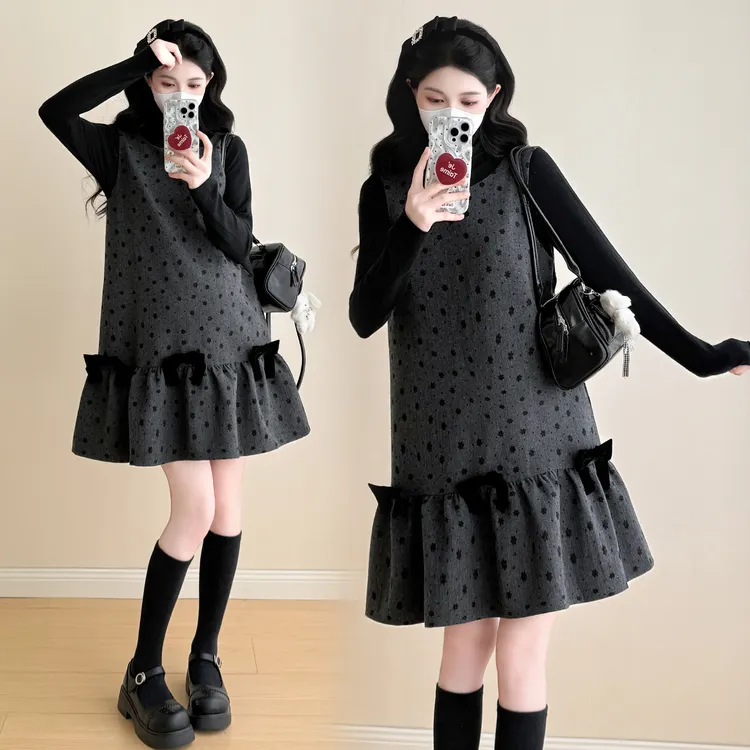 时尚孕妇款2025秋冬新高领毛衣蝴蝶结毛呢娃娃裙两件套网红宽松韩