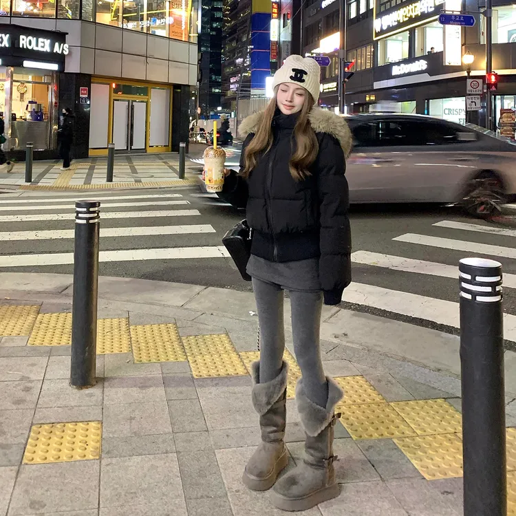 黑色修身棉服女短款2025年新款收腰显瘦棉衣加厚大毛领冬季外套