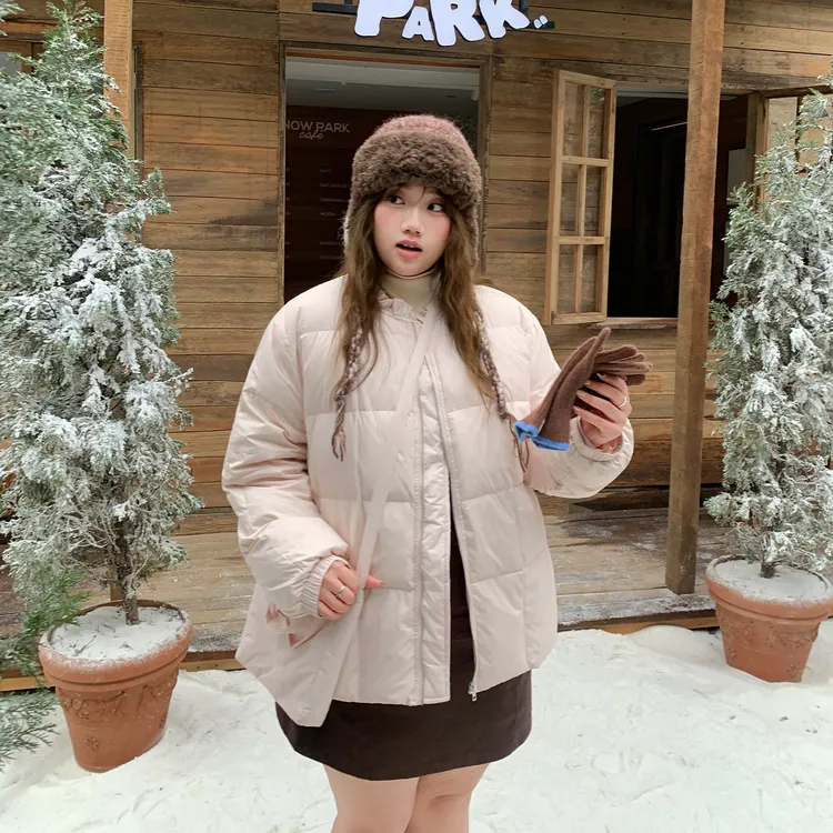 鱼白专属甜美风羽绒服外套白鸭绒圆领木耳边宽松简约大码女装NY00097