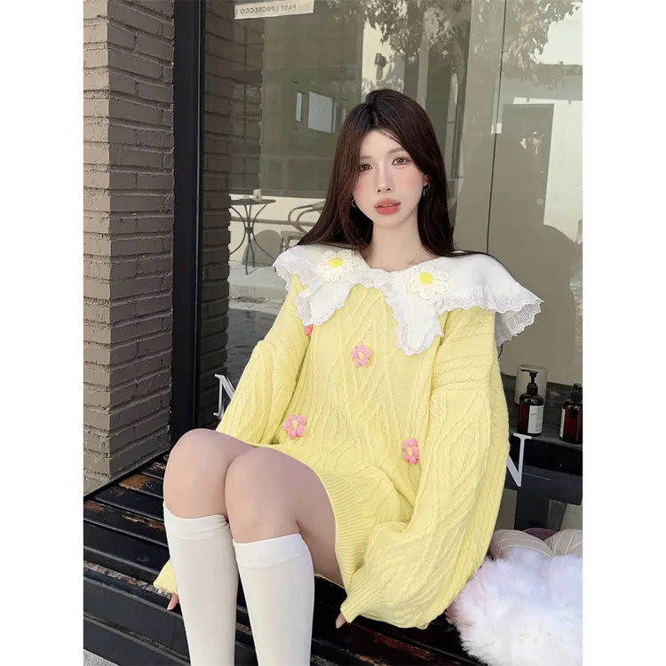 秋冬温柔风甜美慵懒风宽松娃娃领设计感蕾丝拼接花朵减龄法式毛衣
