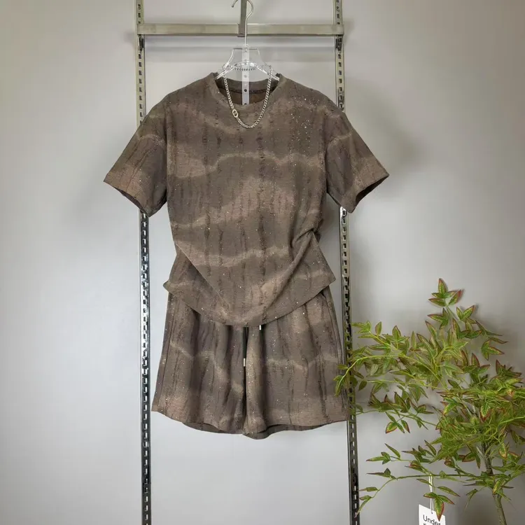 2025夏季新款男士时尚破洞满天星短袖短裤套装休闲宽松潮牌俩件套