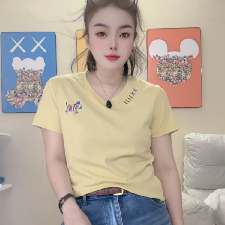 罗纹棉上衣V领新款彩色小马正肩弹力显瘦百搭减龄休闲风女t