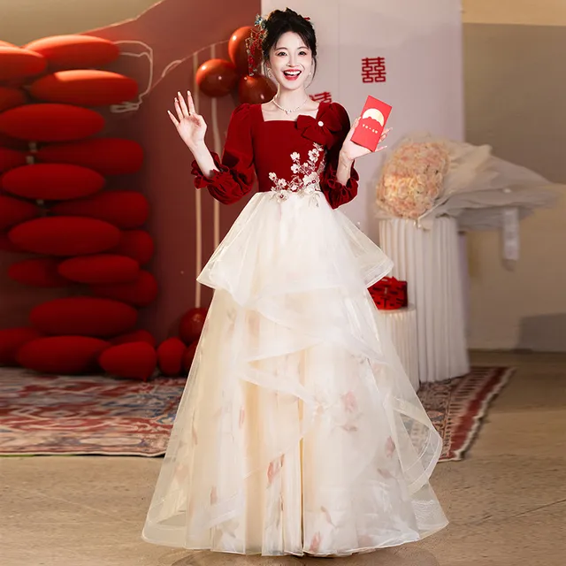 大码敬酒服新娘2025新款夏季红色订婚结婚礼服女出阁宴回门高级感