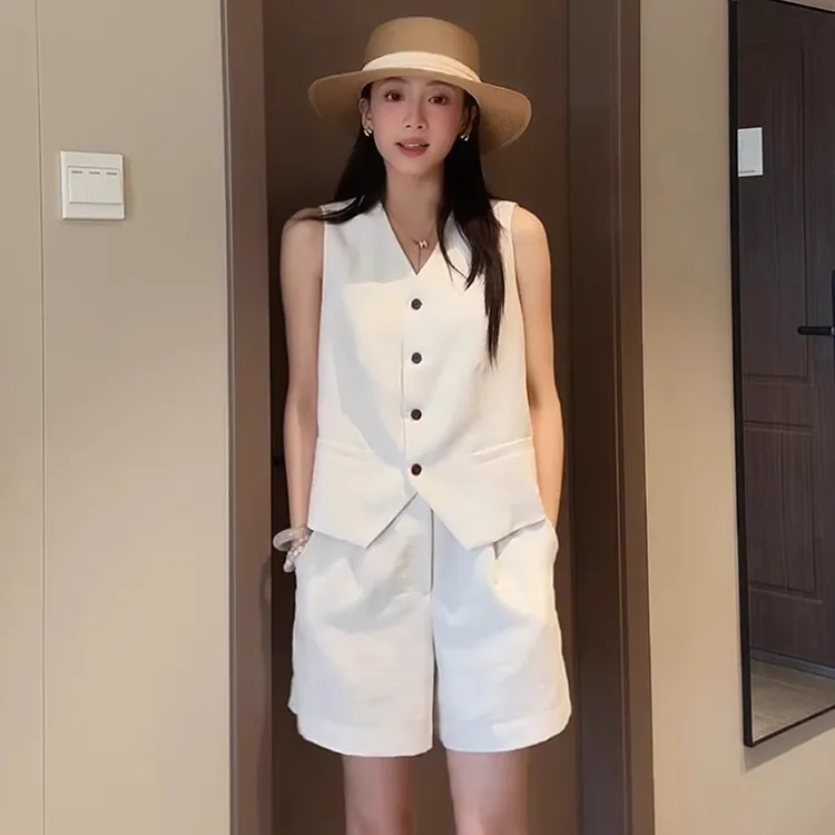 高级感老钱风亚麻马甲短裤两件套装女2025夏季气质时尚穿搭一整套