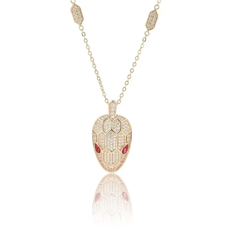 合金合成锆石项链 合金合成锆石吊坠 轻奢百搭款详情蛇头项链