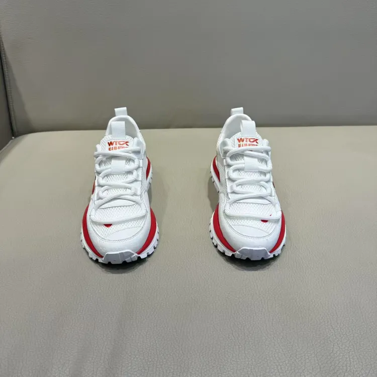 DJ68-232（偏大一码）春季新款潮流网面透气舒适休闲百搭男鞋