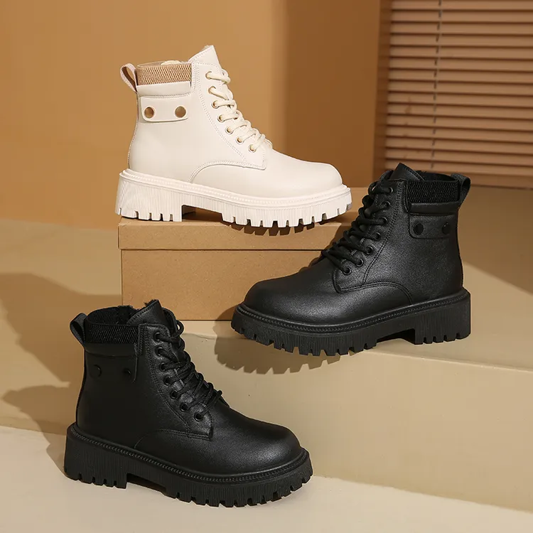 爆款英伦风马丁靴女2025秋季新款时尚百搭粗跟短筒软底女靴子大码