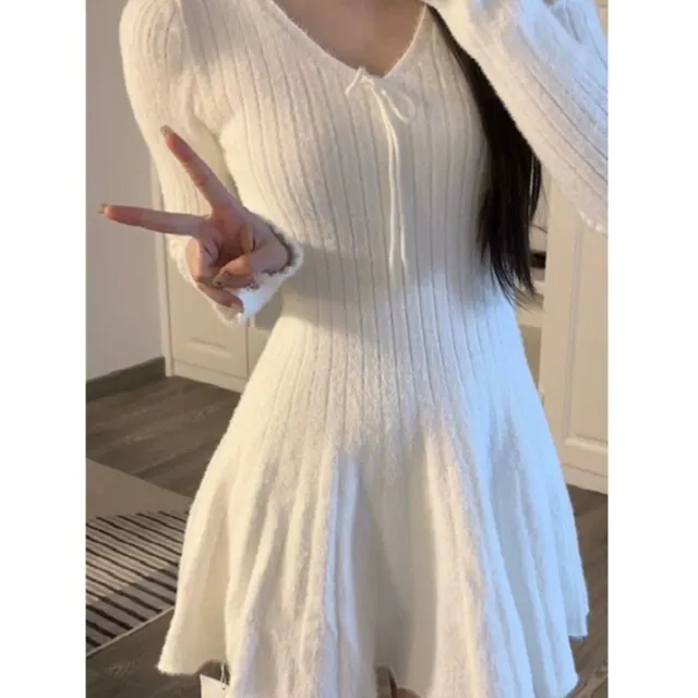 白色V领针织连衣裙女秋冬季修身内搭毛衣裙高腰百褶裙辣妹短裙子