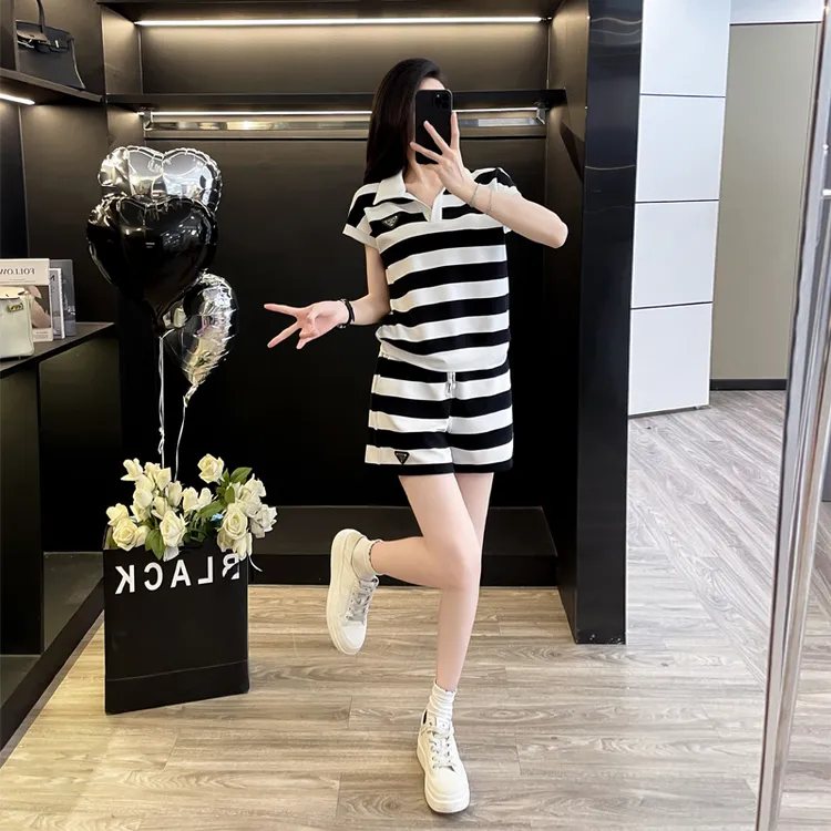 网红休闲条纹运动套装女2025新款爆款洋气减龄宽松休闲短裤套装
