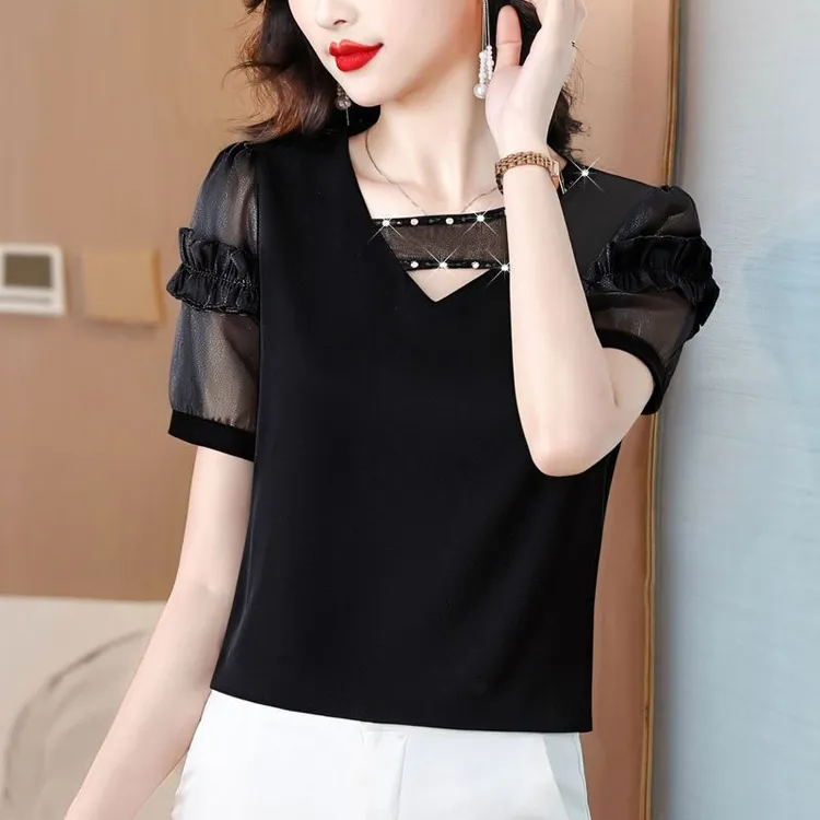 气质小众短袖时尚钉珠夏装显瘦遮肚T恤镂空V领蕾丝拼接洋气小衫女