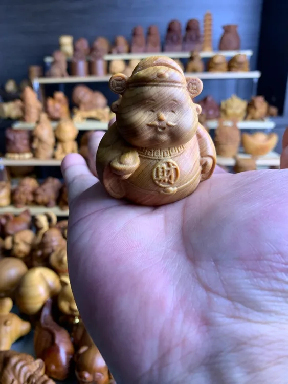 高油崖柏木雕财神爷