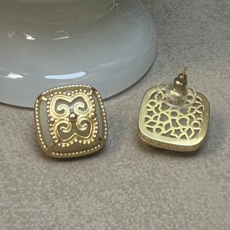 铜合金亚克力耳饰 S925古法银镀果冻复古云纹耳钉