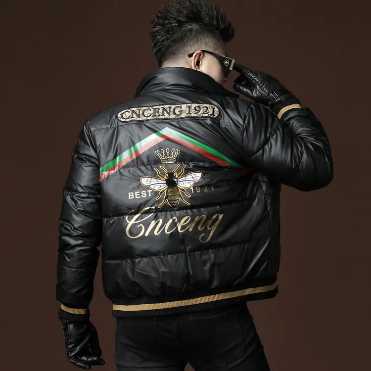 欧洲站冬季新款保暖防寒外套男士潮流蜜蜂刺绣短款白鸭绒羽绒服男