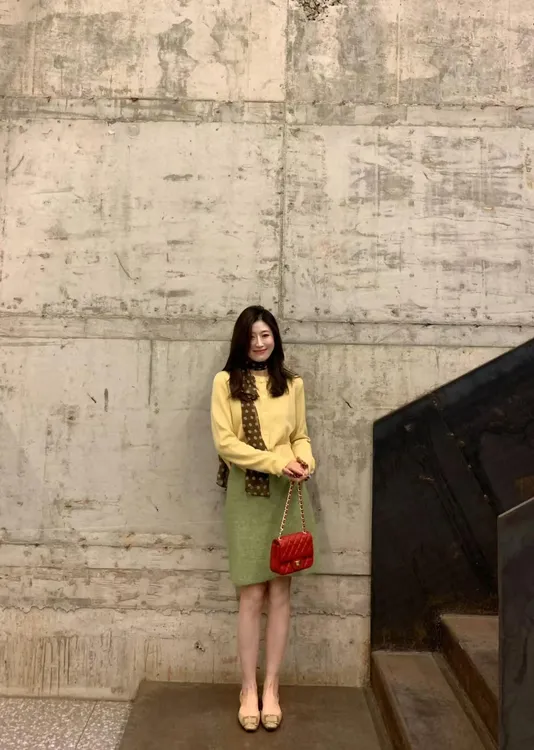 早春富家千金感穿搭名媛气质女神范韩系黄色针织上衣百搭半裙套装