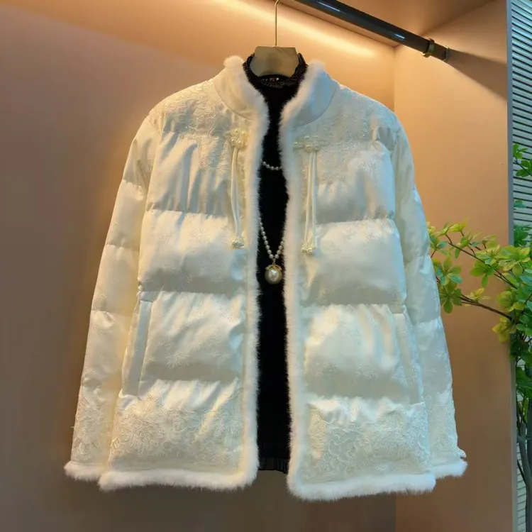 秋冬季轻奢新款毛领绣花拼接立领休闲百搭韩版棉服（长63左右）