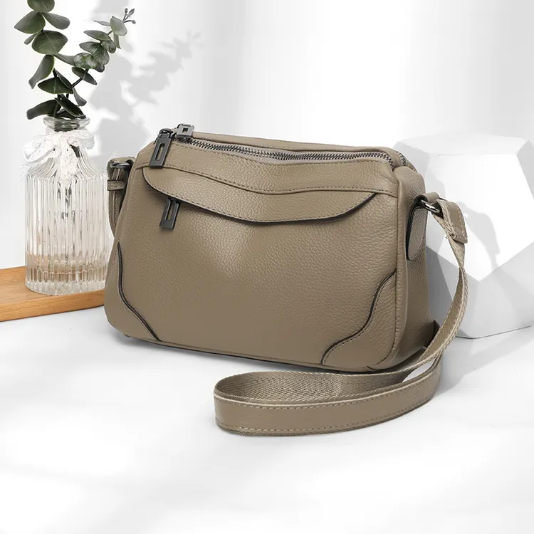 真皮大容量斜挎包新款时尚女背包简约休闲柔软工厂牛皮单肩包包女