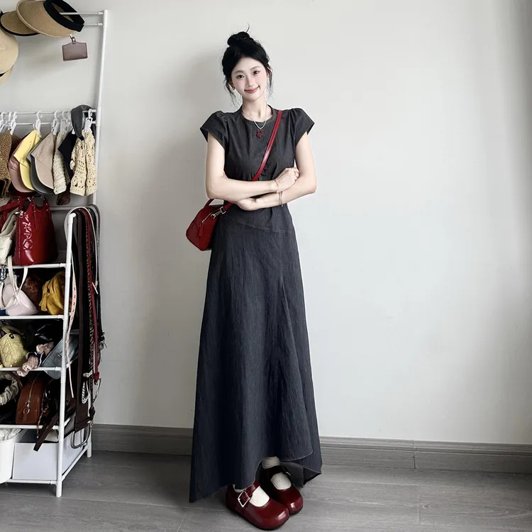 法式气质短袖连衣裙子女夏季2025新款绝美巨好看掐腰显瘦长裙5231