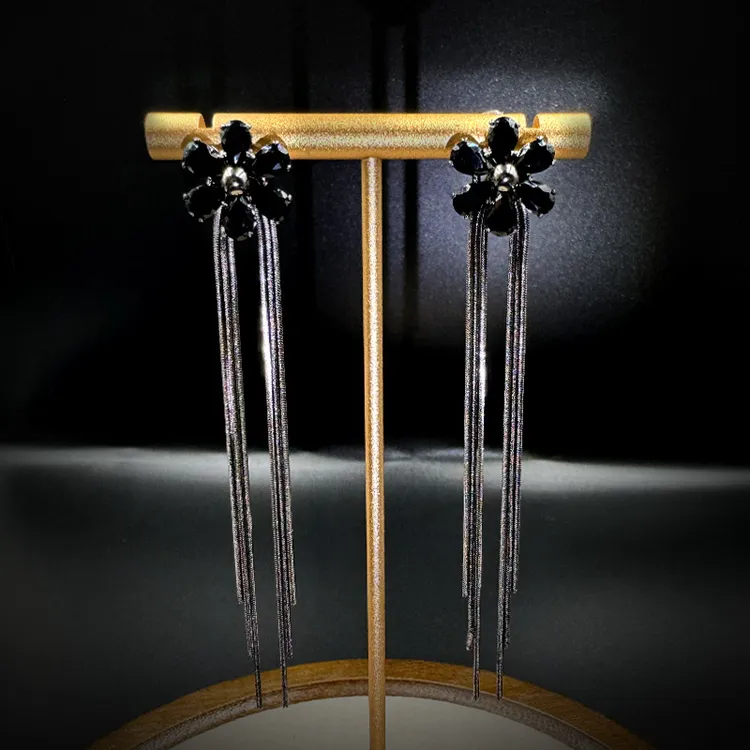 铜合金耳饰 黑色长款流苏花朵耳环女时尚个性气质高级感耳坠耳钉