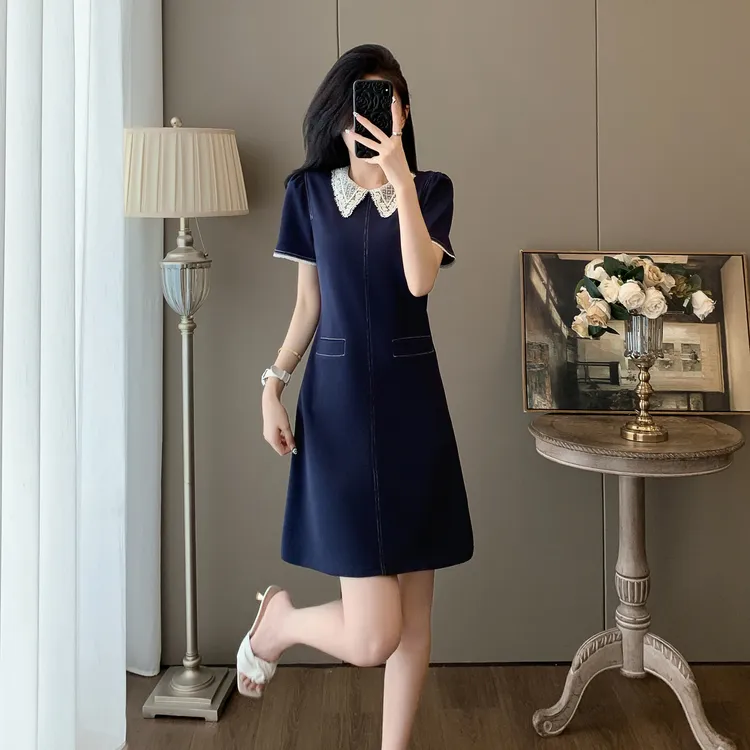 蕾丝领拼接连衣裙女款爆款2025新款显瘦气质职业通勤洋气外出裙子