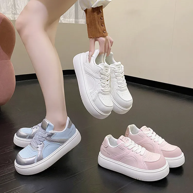 奶白厚底小白鞋女丑萌2025秋季新款chic小众透气板鞋运动面包鞋子