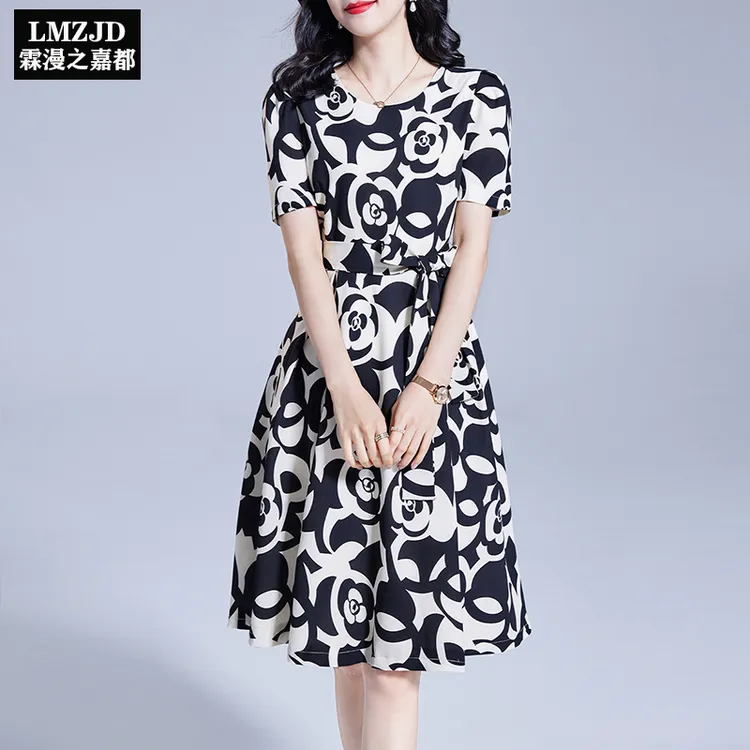 赫本风印花连衣裙2025夏季新款气质休闲优雅显瘦波点中长款裙子