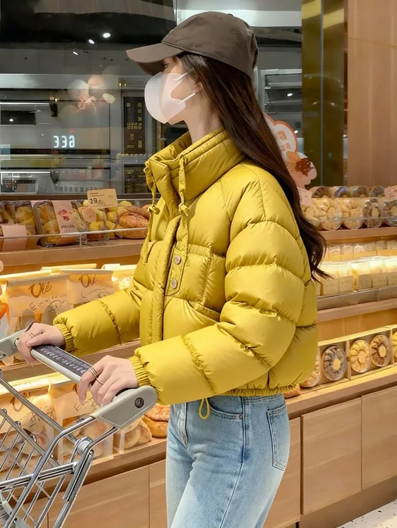 姜黄色立领短款宽松棉服女装冬季2025新款保暖适合小个子的厚外套