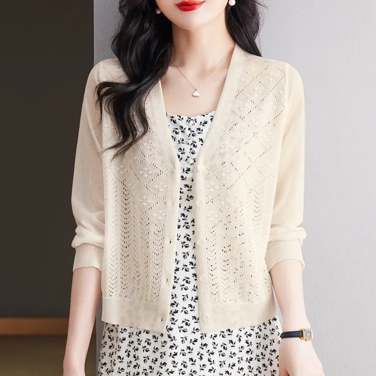 2025夏季新款V领镂空冰丝开衫外套女宽松大码针织防晒空调衫上衣