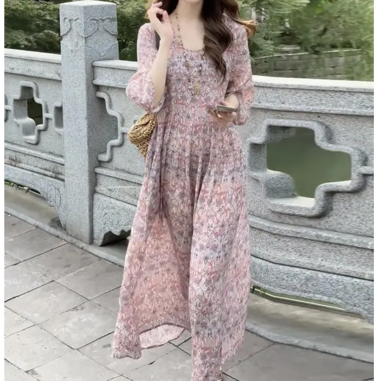 甜美圆领静奢风温柔风印花碎花夏季连衣裙女显瘦时尚初恋法式长裙