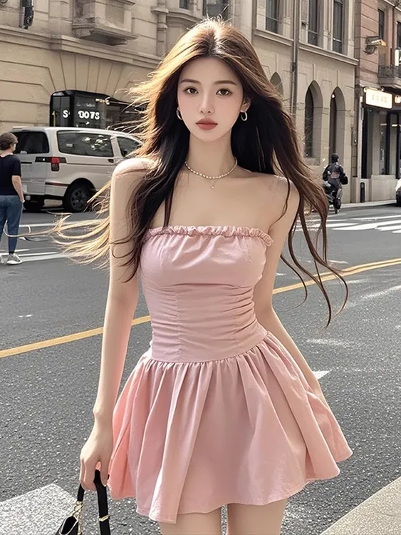【hei~】粉色一字肩抹胸连衣裙女夏季名媛褶皱千金精致性感纯欲短裙