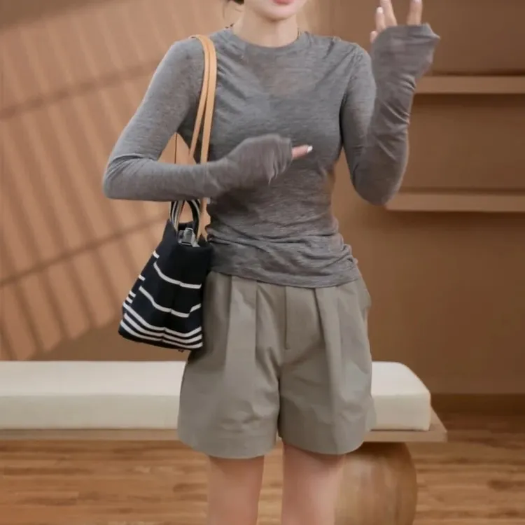 黑色圆领打底衫女短款春秋2026新款内搭洋气修身针织小众长袖上衣