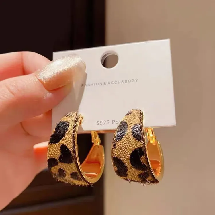 豹纹耳环女简约个性洋气耳环新款轻奢气质精致百搭耳饰