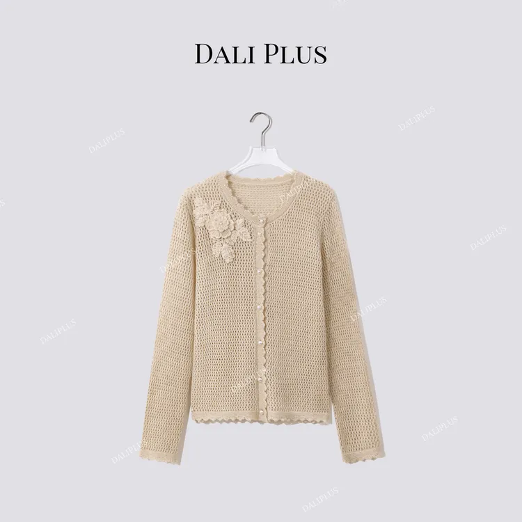 DALI PLUS“山羊绒手钩胸花开衫”波浪边镂空长袖针织-D5CK2167-1