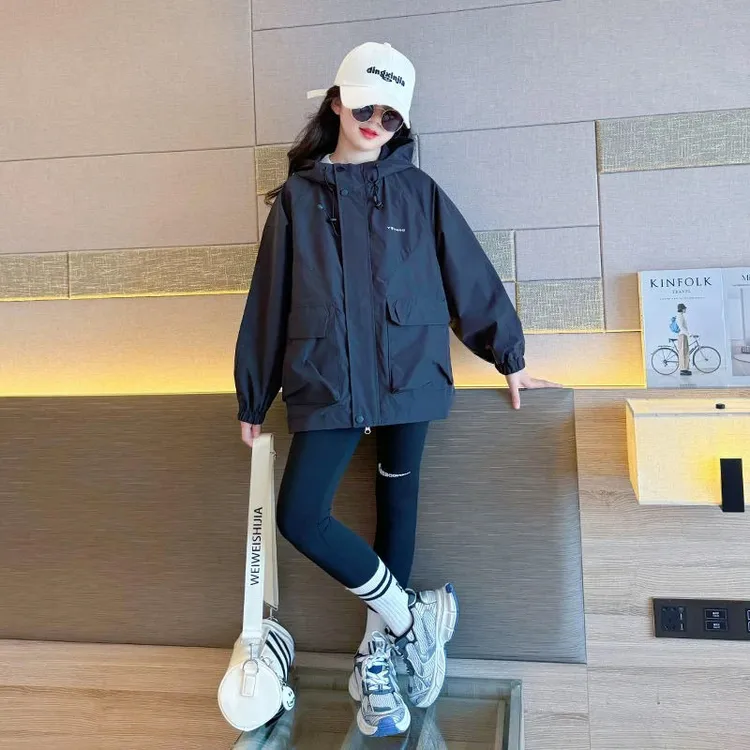 女中大童黑色外套2025春装新款连帽外套洋气初中生春秋冲锋衣潮酷