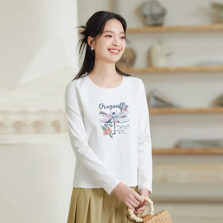 茵曼25年春夏长袖印花T恤女款白色简约时尚内搭外穿洋气圆领上衣