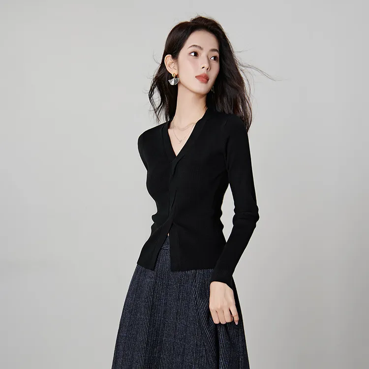 晚白【新品】2025V领上衣扭结套头针织衫女25052575