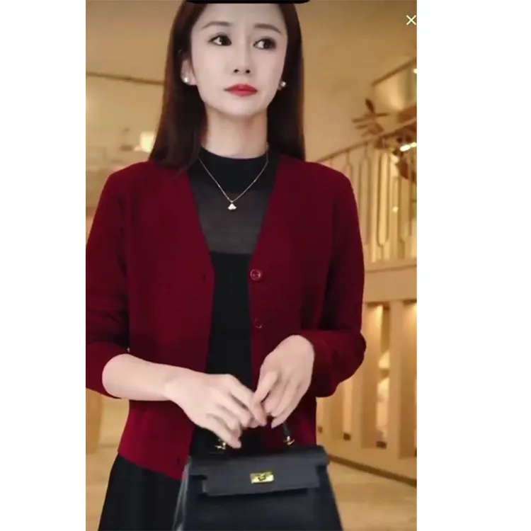 春秋新款V领长袖酒红针织衫女开衫气质百搭休闲大码宽松纯色上衣