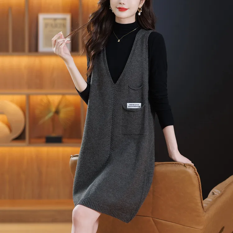 高端中长款马夹裙春秋新款针织背心连衣裙洋气时髦毛衣马甲女显瘦