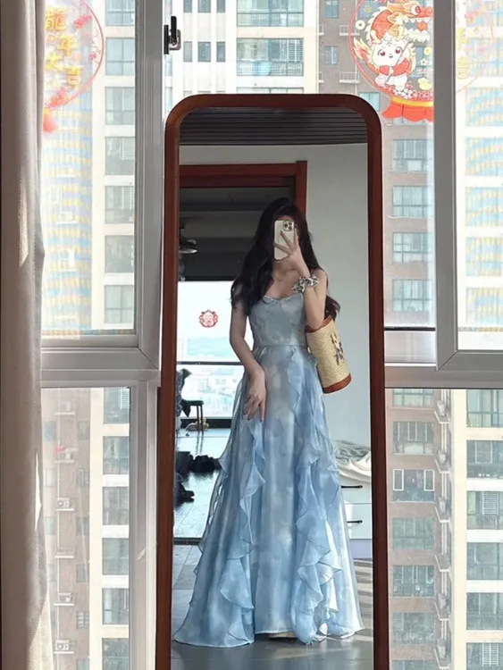 夏季新款茶歇法式抹胸仙女裙吊带连衣裙气质显瘦海边度假风沙滩裙