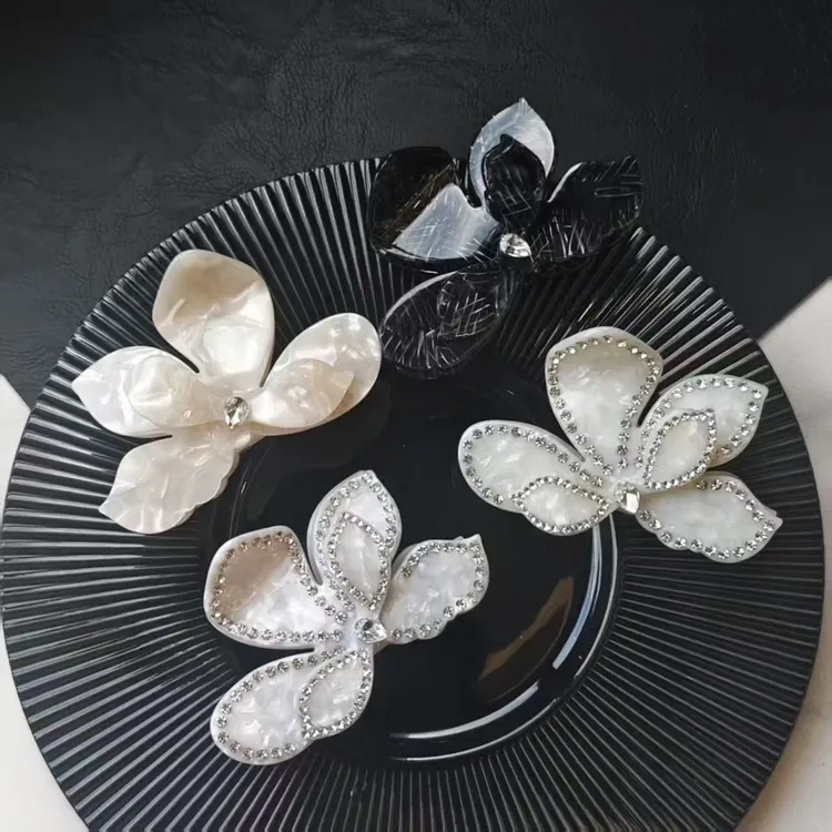 新款轻奢高级感彩钻醋酸发夹百搭立体花朵抓夹盘发马尾夹鲨鱼夹子
